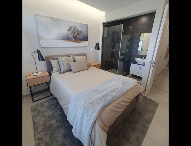 2 BEDROOM APARTMENT FOR SALE IN MENLO PARK